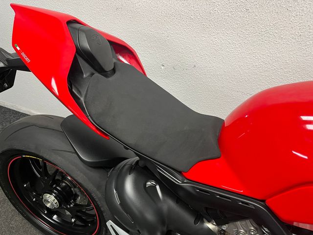 ducati - panigale-v4-s