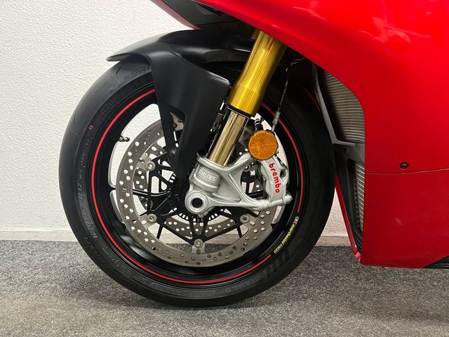 ducati - panigale-v4-s
