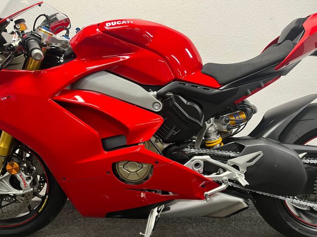 ducati - panigale-v4-s