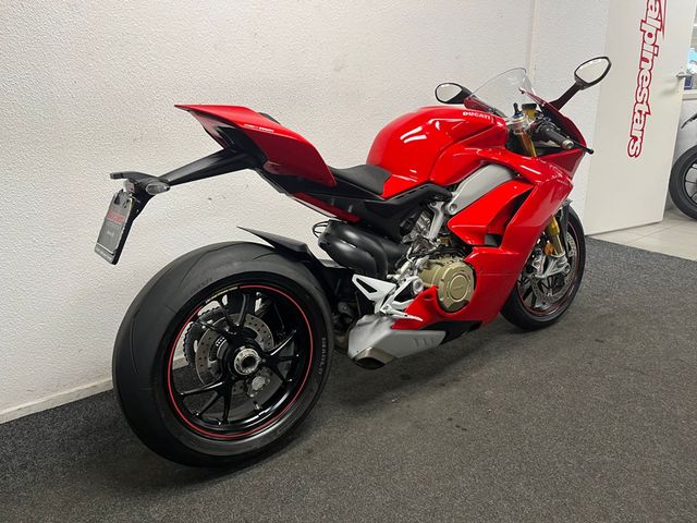 ducati - panigale-v4-s