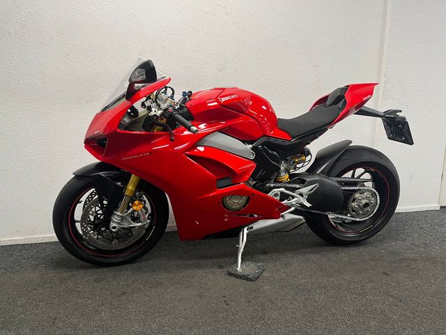 ducati - panigale-v4-s