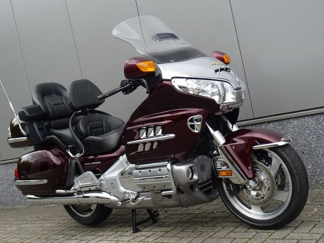 honda - gl-1800-goldwing