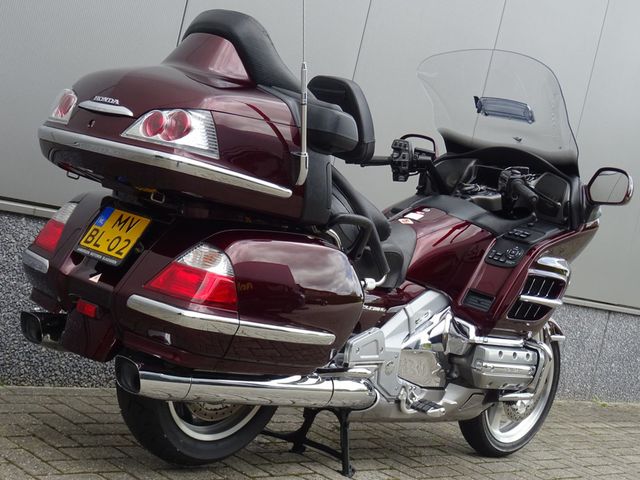 honda - gl-1800-goldwing