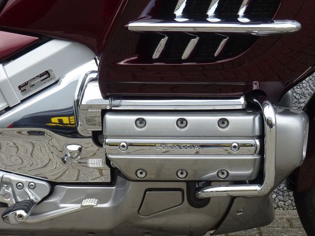 honda - gl-1800-goldwing
