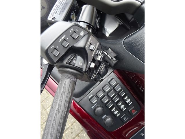 honda - gl-1800-goldwing