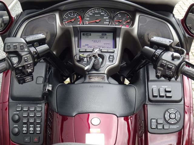 honda - gl-1800-goldwing
