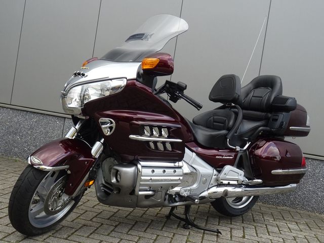 honda - gl-1800-goldwing