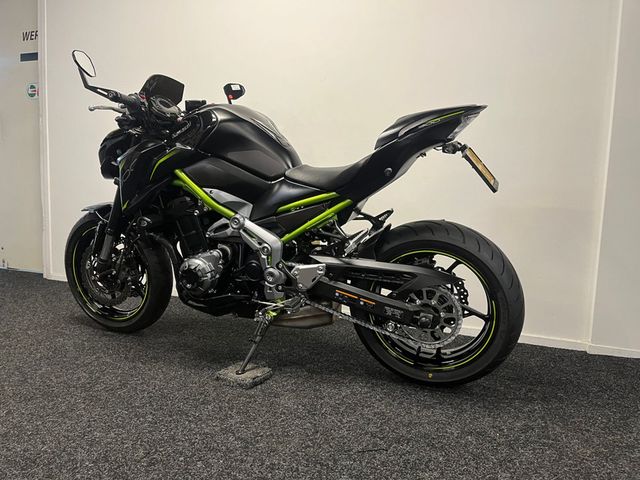kawasaki - z900