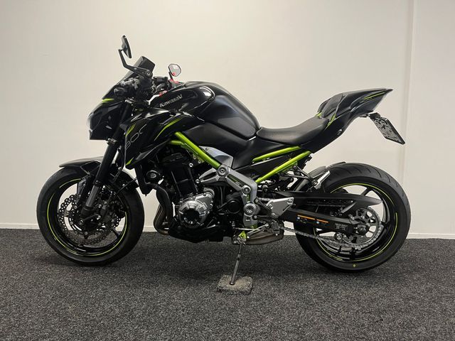 kawasaki - z900