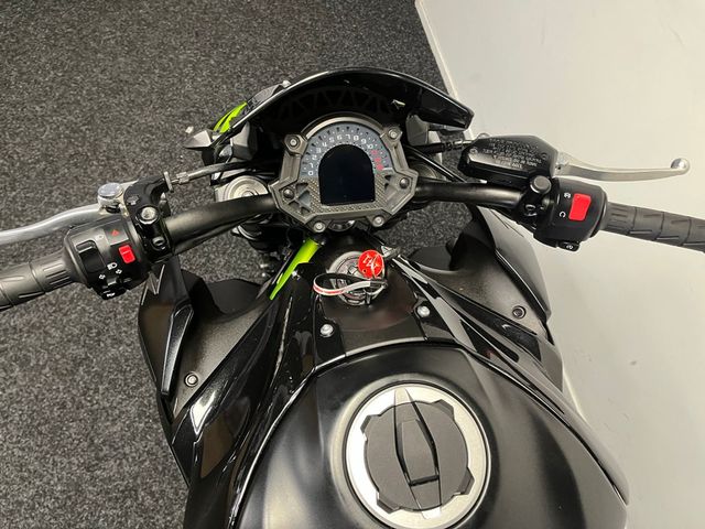 kawasaki - z900