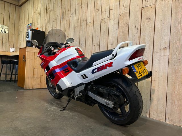 honda - cbr-1000-f