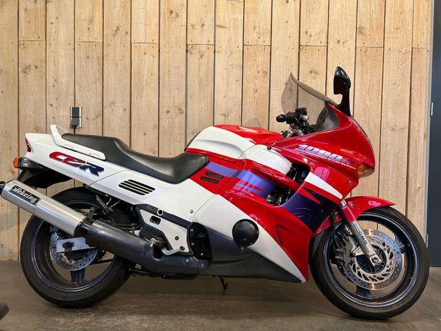honda - cbr-1000-f