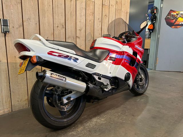 honda - cbr-1000-f