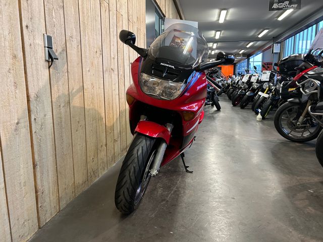 honda - cbr-1000-f