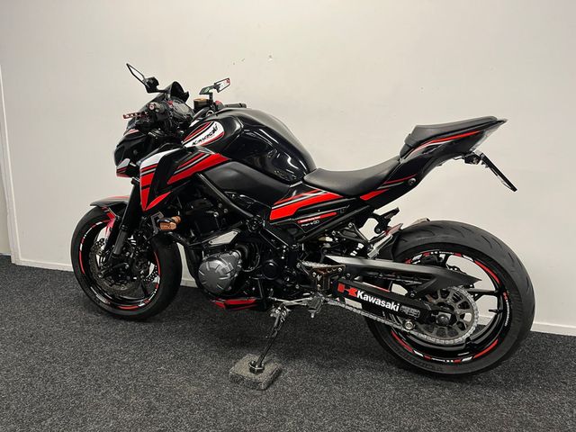 kawasaki - z900