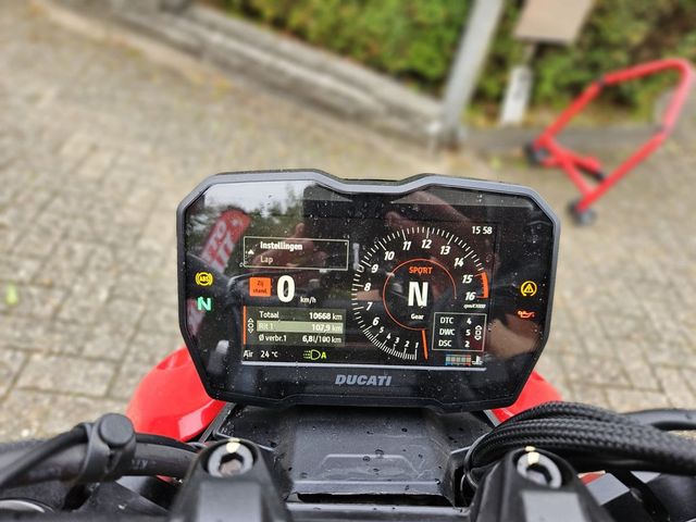 ducati - streetfighter-v4