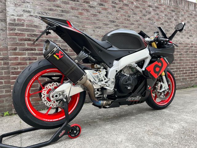 aprilia - rsv-4-1000-rr