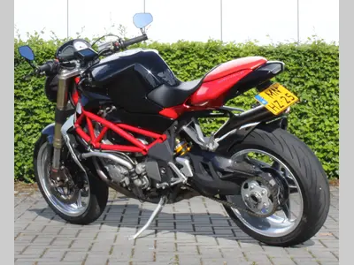 MV AGUSTA BRUTALE 750 – foto 2