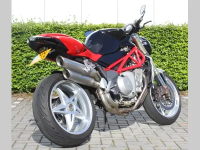 MV AGUSTA BRUTALE 750 – foto 4