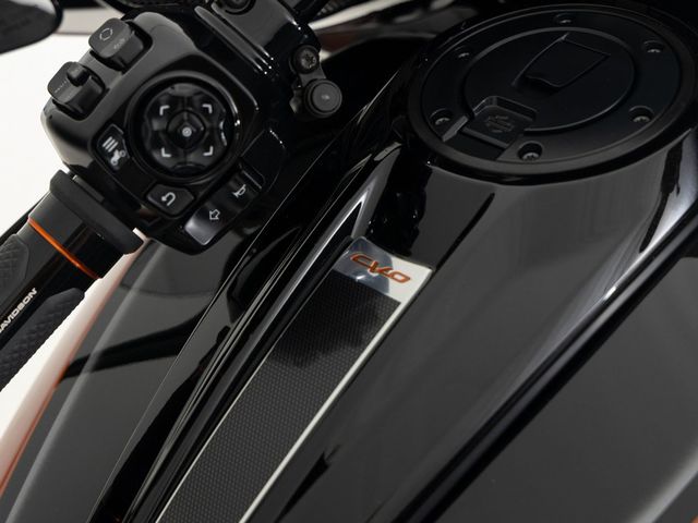 harley-davidson - street-glide-cvo-flhxse