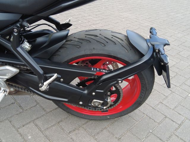 triumph - trident-660-triple-tribute-edition