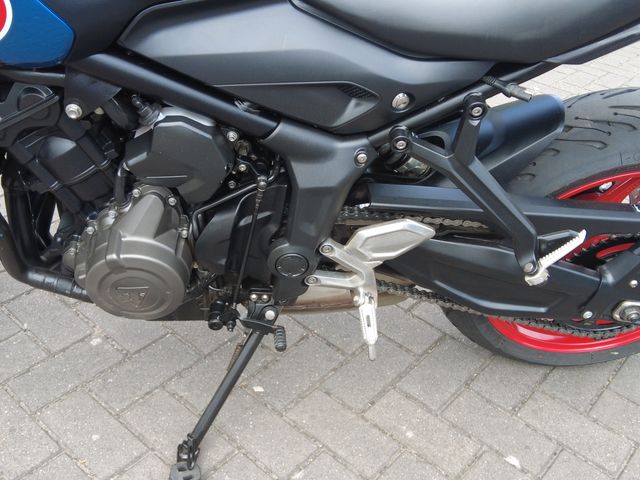 triumph - trident-660-triple-tribute-edition