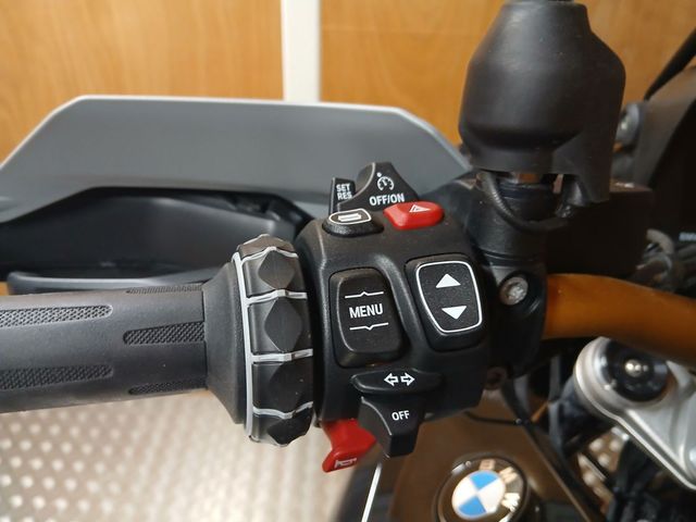 bmw - r-1300-gs-triple-black