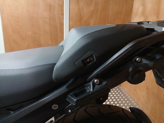 bmw - r-1300-gs-triple-black