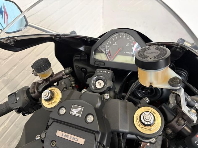 honda - cbr-1000-rr-fireblade