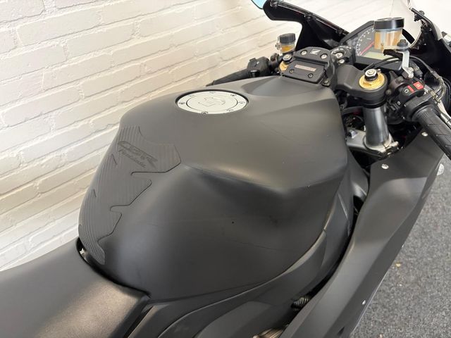 honda - cbr-1000-rr-fireblade
