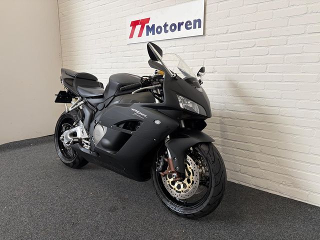 honda - cbr-1000-rr-fireblade