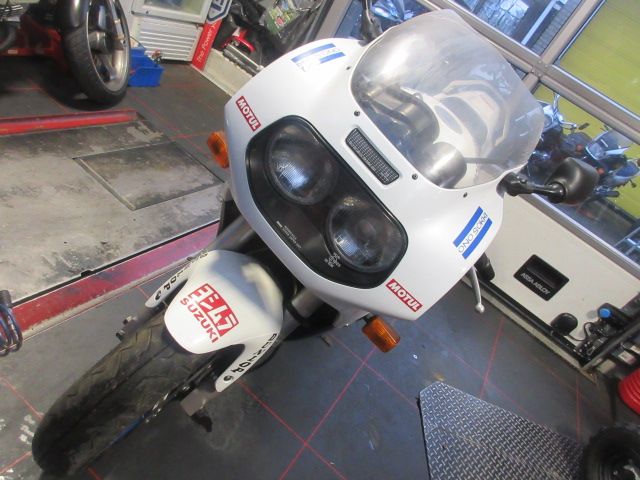 suzuki - gsx-r-1100-w