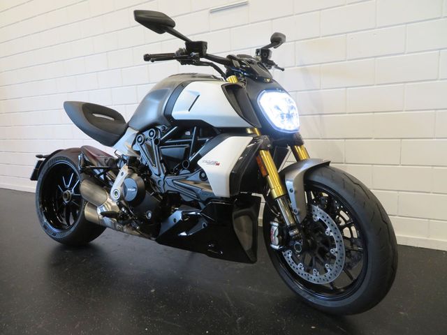 ducati - diavel-1260-s
