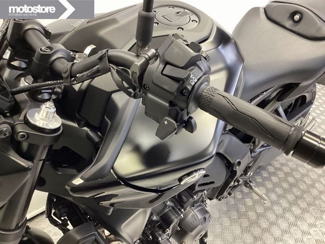 yamaha - mt-09-y-amt