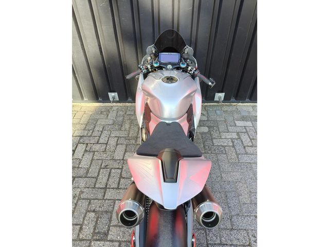 ducati - panigale-v4-s