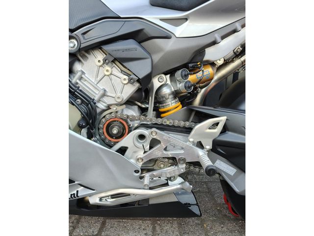 ducati - panigale-v4-s