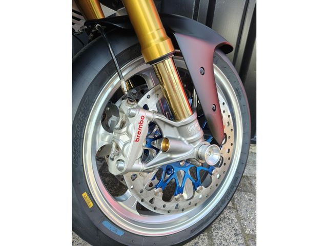 ducati - panigale-v4-s
