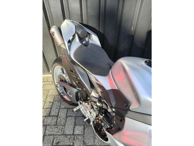 ducati - panigale-v4-s