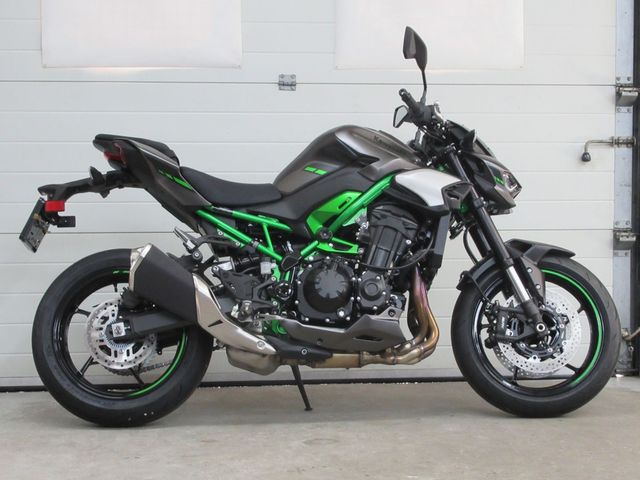 kawasaki - z900