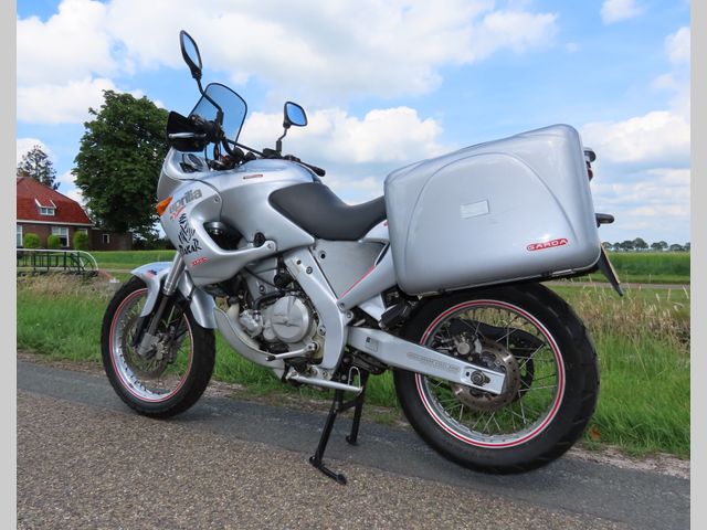 aprilia - pegaso-650