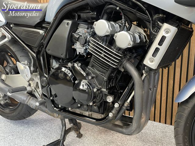 yamaha - fzs-600-fazer-s