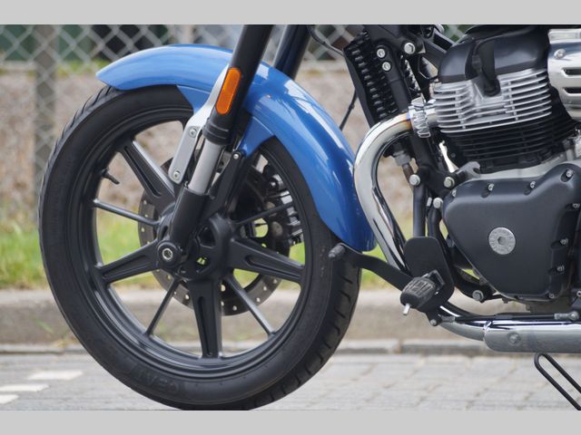 royal-enfield - super-meteor-650