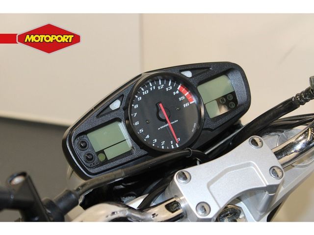 suzuki - gsr-600
