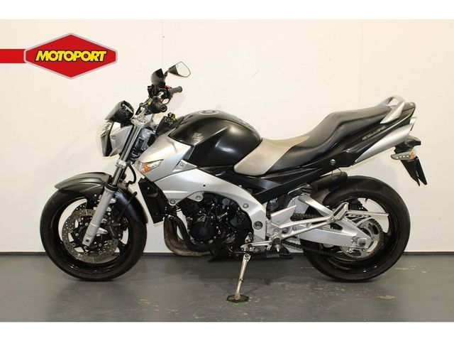 suzuki - gsr-600
