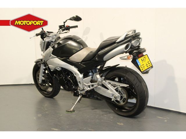 suzuki - gsr-600
