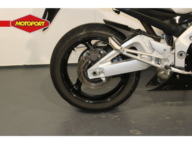 suzuki - gsr-600