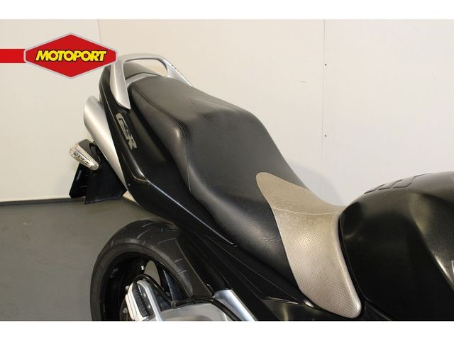 suzuki - gsr-600