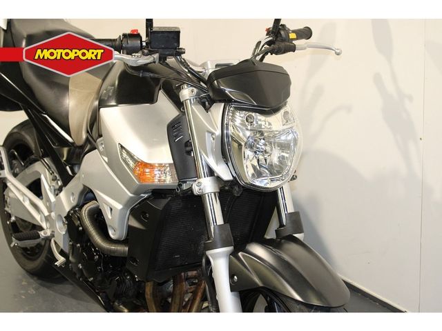 suzuki - gsr-600