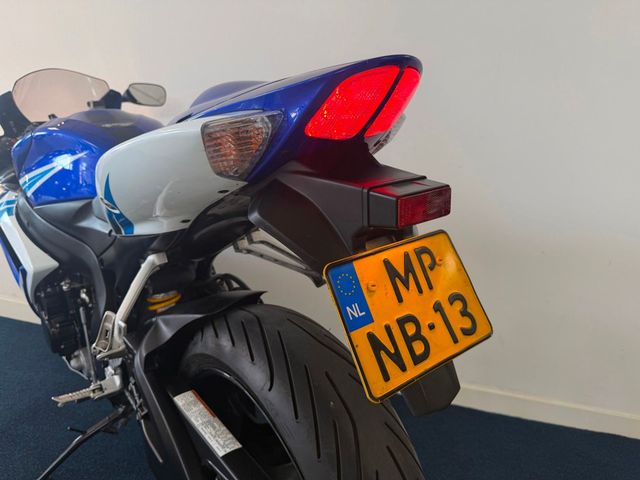 suzuki - gsx-r-750