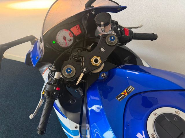 suzuki - gsx-r-750